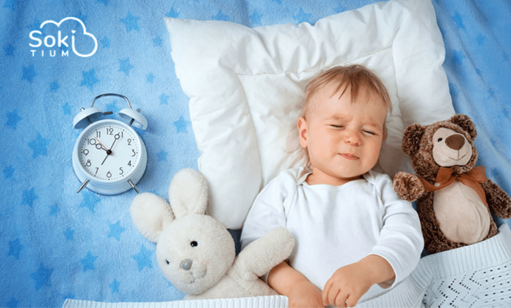 Tập cho bé thói quen đi ngủ đúng giờ cũng là một trong những giải pháp giải quyết tình trạng trẻ quấy khóc đêm mùa lạnh